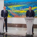 Jednání se zástupci obchodních řetězců 7. 9. 2023 a TK FOTO vládní fotograf (16).jpg