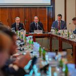 Jednání se zástupci obchodních řetězců 7. 9. 2023 a TK FOTO vládní fotograf (9).jpg