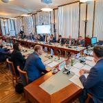 Jednání se zástupci obchodních řetězců 7. 9. 2023 a TK FOTO vládní fotograf (15).jpg