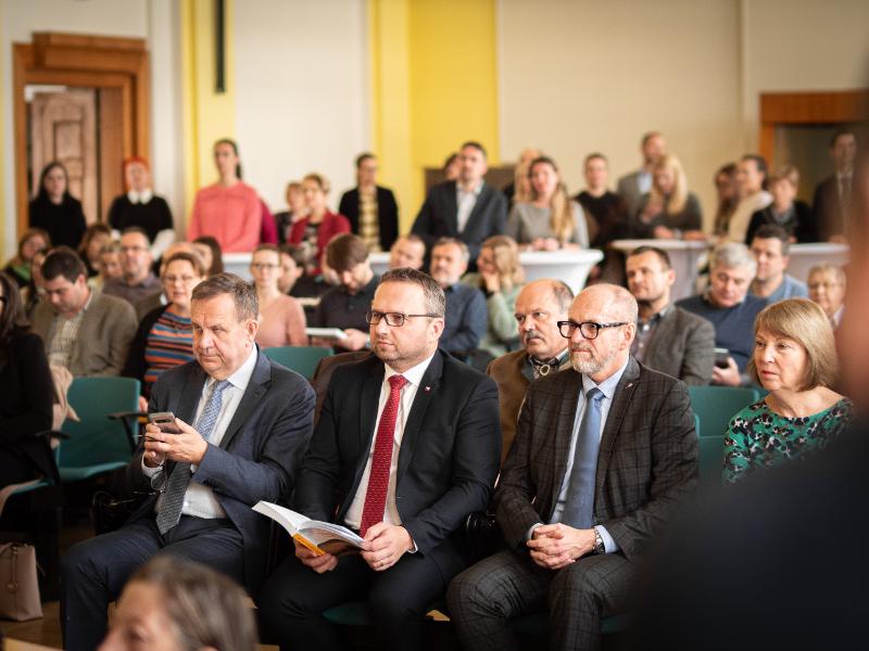 Oběd s exministry a představení knihy MZe 1938 až 1989_Praha 16. 11. 2023 (35).jpg
