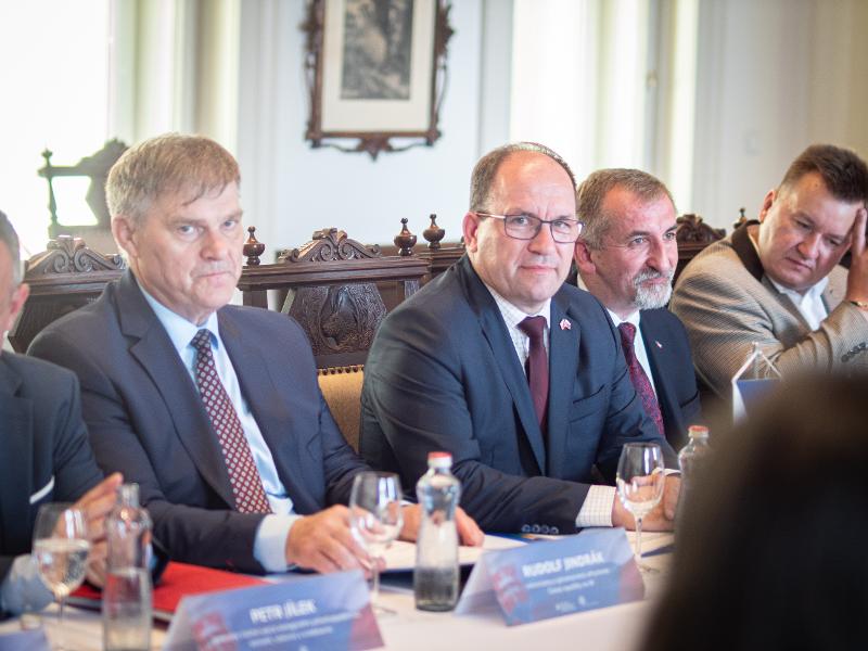 Návštěva na Slovensku_jednání s SK ministrem Richardem Takáčem Topoĺčianky 1. 7. 2024 (45).jpg
