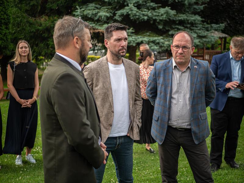Návštěva na Slovensku_jednání s SK ministrem Richardem Takáčem Topoĺčianky 1. 7. 2024 (8).jpg