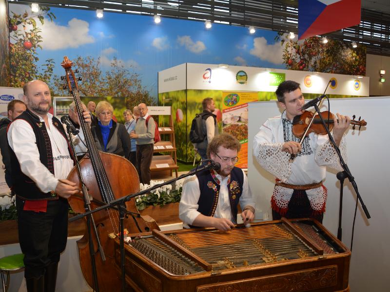 Ministr zemědělství Marian Jurečka na českém stánku na mezinárodním veletrhu IGW 2017 v Berlíně