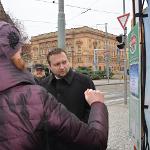 Kontrola prodeje kaprů na náměstí Míru