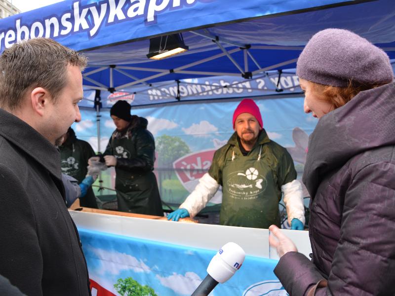 kontrola prodeje kapru na namesti miru 2