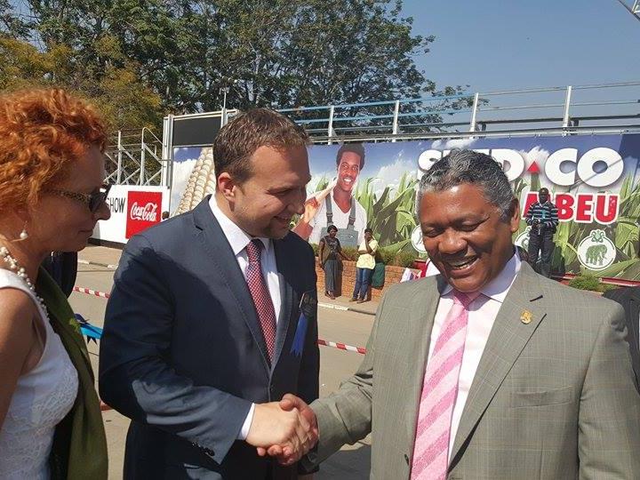 Ministr zemědělství Marian Jurečka pracovně v Zambii