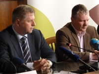 Ministr zemědělství Petr Bendl s předsedou ASZ Josefem Stehlíkem.