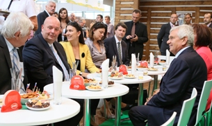 Setkání českého a slovenského ministra zemědělství.