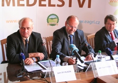 Tisková konference k ochraně zemědělské půdy