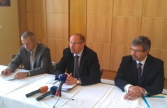 Ministr Fuksa s místostarostou Přerova a ředitelem Povodí Moravy