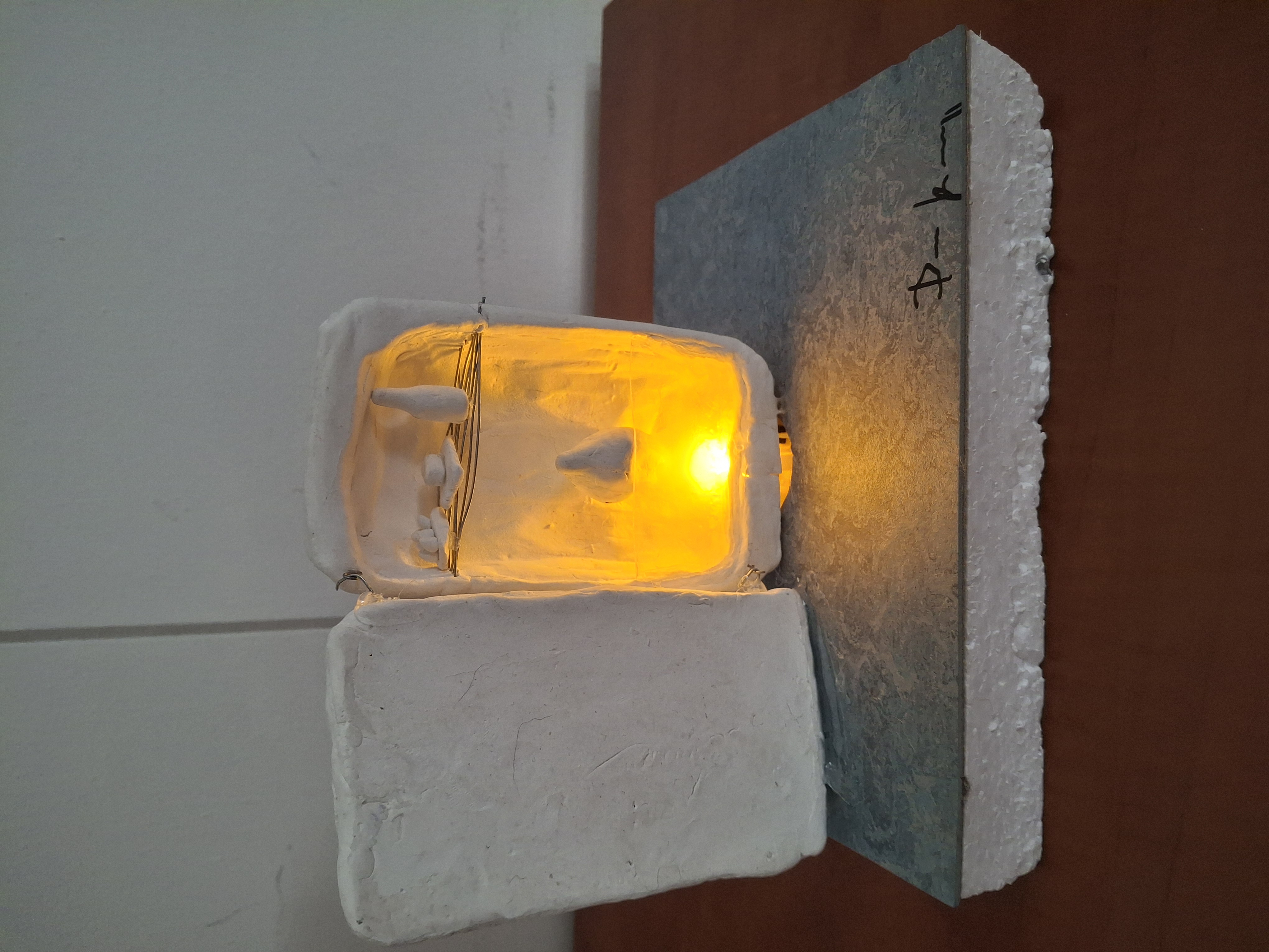 svítící lednice
